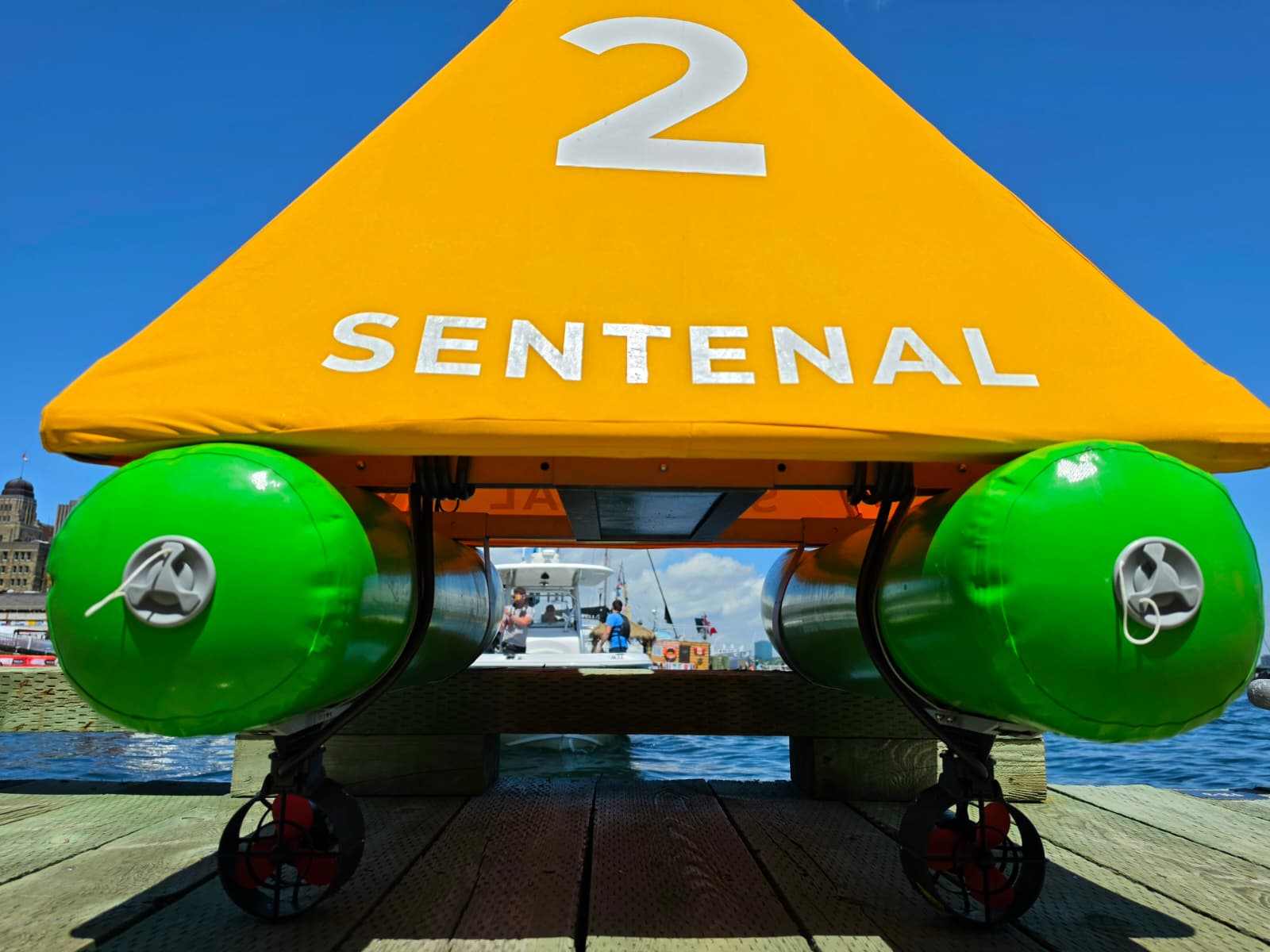 A Sentenal on the dock, seen from the front